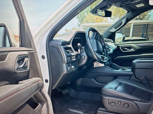 Used 2023 Chevrolet Suburban RST w/ Luxury Package AWD/4WD image 4