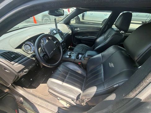 Used 2013 Chrysler 300 S RWD image 6