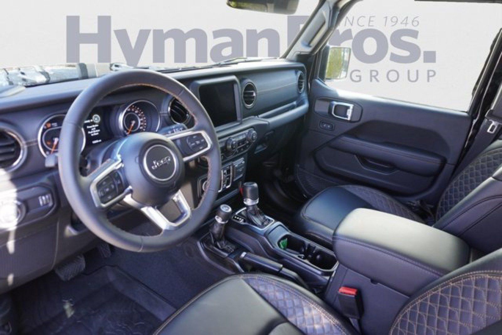 Used 2023 Jeep Gladiator Overland AWD/4WD image 12