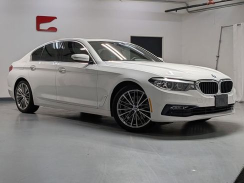 Used 2018 BMW 530i xDrive image 2