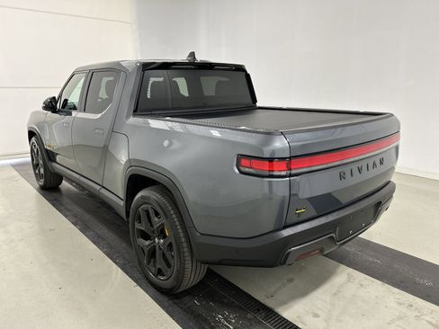 Used 2025 Rivian R1T Premium AWD/4WD image 3