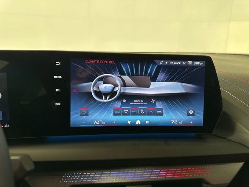 Used 2025 BMW M235i xDrive w/ Premium Package image 17