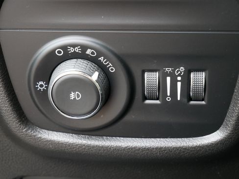 Used 2021 Jeep Grand Cherokee L Limited AWD/4WD image 26