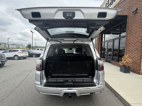 Used 2022 Toyota 4Runner Limited RWD image 11