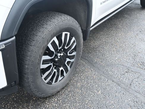 Used 2024 GMC Sierra 3500 Denali Ultimate image 15