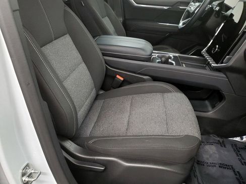 Used 2025 GMC Acadia Elevation image 19