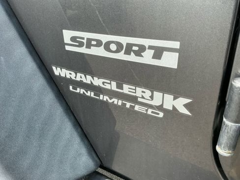 Used 2018 Jeep Wrangler Unlimited Sport S image 16