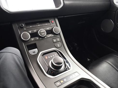 Used 2018 Land Rover Range Rover Evoque SE AWD/4WD image 32