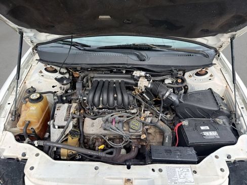Used 2003 Ford Taurus SE FWD image 21