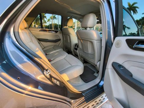 Used 2015 Mercedes-Benz ML 350 2WD image 34