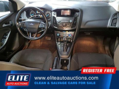 Used 2018 Ford Focus SE w/ SE Winter Package image 16