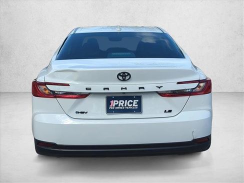 Used 2025 Toyota Camry LE FWD image 6