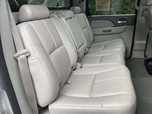 Used 2013 Chevrolet Avalanche LT w/ All-Star Edition image 31