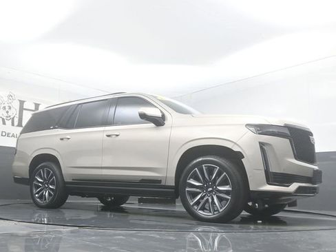 Used 2021 Cadillac Escalade Sport w/ Driver Assist Tech Package AWD/4WD image 2