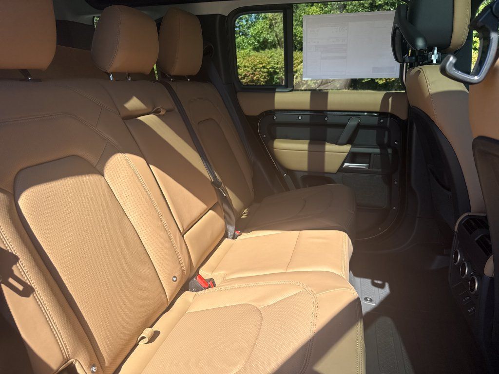 New 2026 Land Rover Defender 110 S AWD/4WD image 17