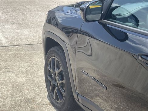 New 2025 Jeep Compass Latitude w/ Altitude Special Edition image 10