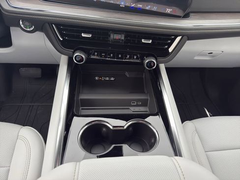 New 2026 Chevrolet Suburban Premier image 16