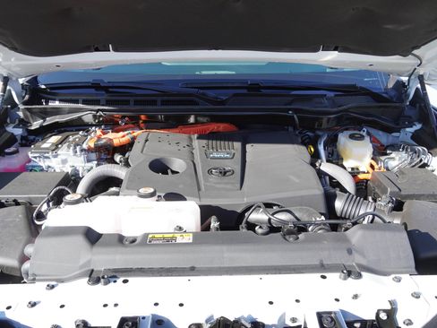 New 2026 Toyota Tundra Platinum w/ Tow Tech Package image 14