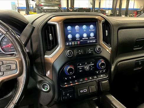 Used 2020 Chevrolet Silverado 1500 High Country w/ Technology Package image 18