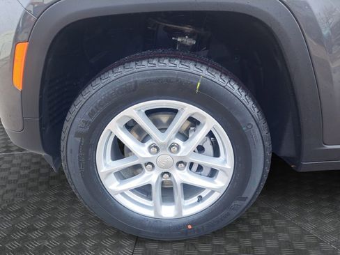 New 2025 Jeep Grand Cherokee Laredo X image 23