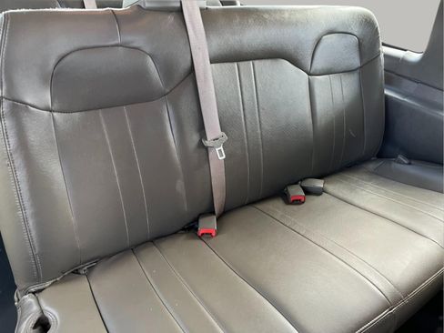 Used 2020 Chevrolet Express 3500 LS image 22