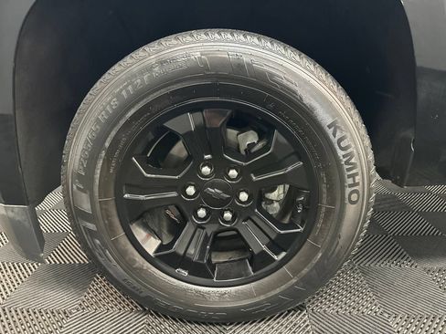 Used 2019 Chevrolet Tahoe LS AWD/4WD image 35