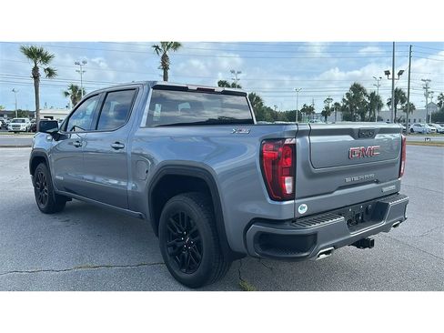 Used 2022 GMC Sierra 1500 Elevation w/ X31 Off-Road Package AWD/4WD image 4