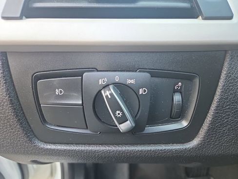 Used 2018 BMW 320i Sedan image 18