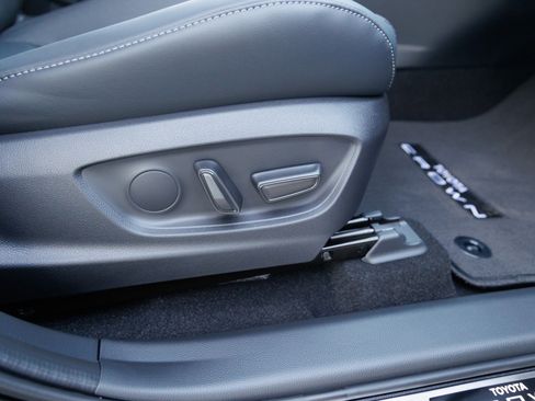 Certified 2026 Toyota Crown XLE image 44