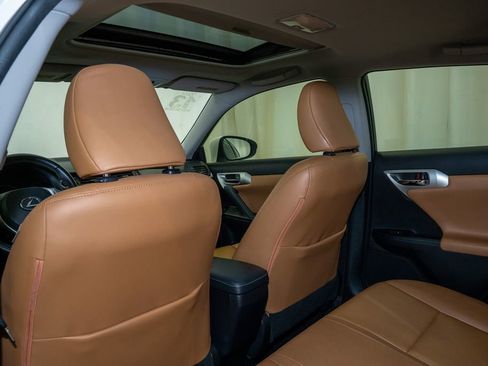 Used 2013 Lexus CT 200h 200h w/ Premium Pkg w/Backup Camera image 8