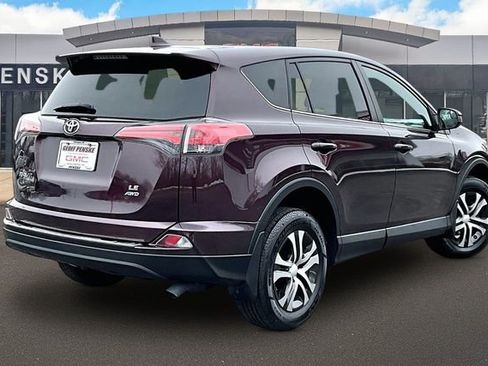 Used 2018 Toyota RAV4 LE w/ Carpet Mat Package image 2