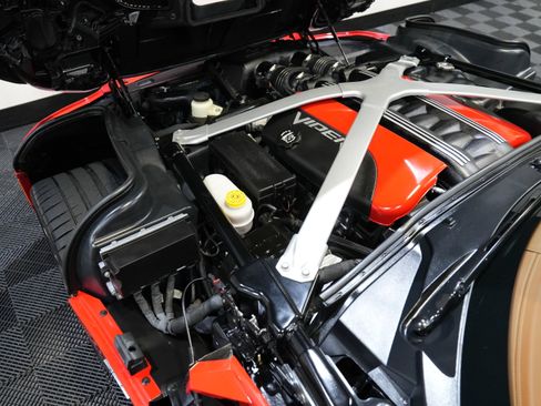 Used 2013 SRT Viper GTS w/ GTS Laguna Interior Pkg image 46