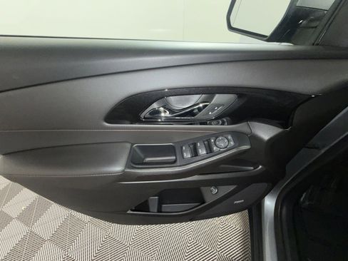 Used 2023 Chevrolet Traverse RS image 15