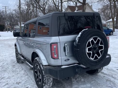 Used 2023 Ford Bronco Outer Banks image 3
