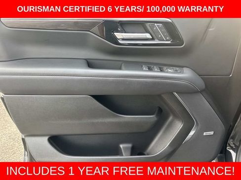 Used 2025 Chevrolet Suburban Premier AWD/4WD image 21