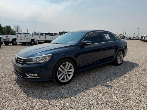 Used 2018 Volkswagen Passat 2.0T SE FWD image 4