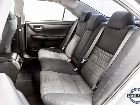 Used 2017 Toyota Camry LE image 31