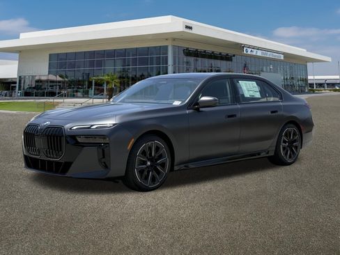 New 2026 BMW 740i w/ Premium Package RWD image 4