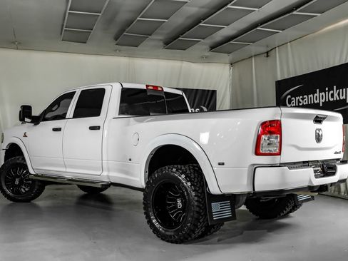 Used 2024 RAM 3500 Tradesman w/ Chrome Appearance Group AWD/4WD image 11