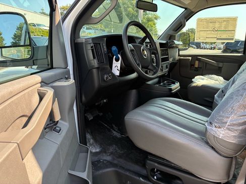 New 2025 Chevrolet Express 2500 RWD image 4