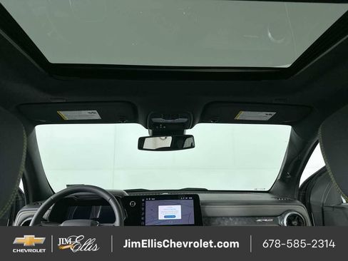 Certified 2026 Chevrolet Colorado ZR2 w/ Technology Package AWD/4WD image 19