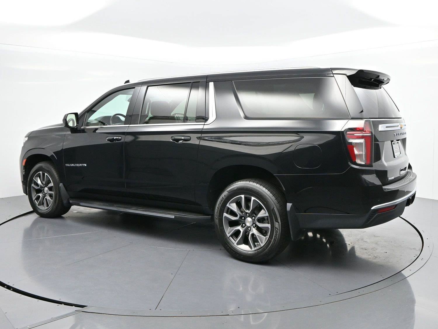 Used 2023 Chevrolet Suburban LS AWD/4WD image 5