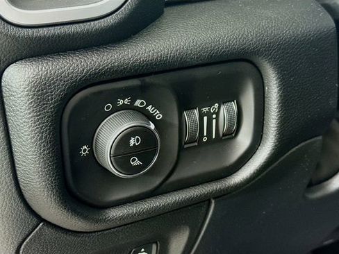 New 2026 RAM 1500 4x4 Crew Cab image 10