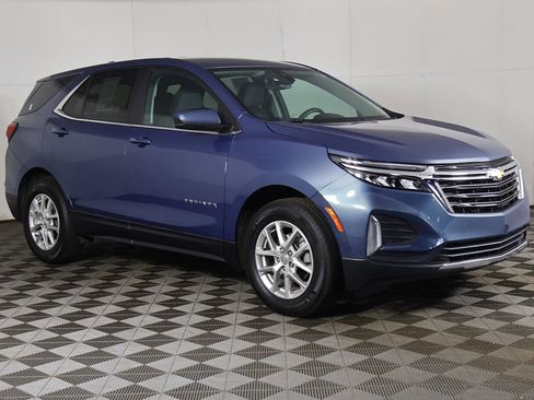 Used 2024 Chevrolet Equinox LT w/ LPO, Floor Liner Package FWD image 2