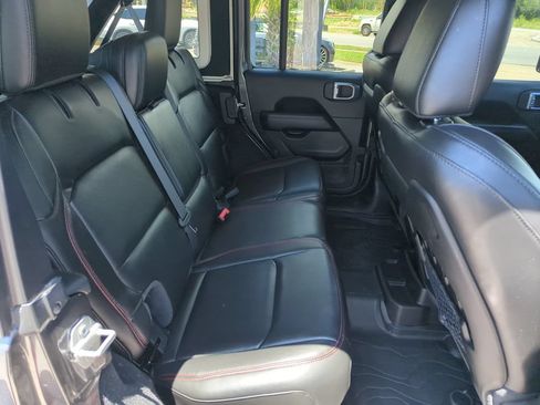 Used 2022 Jeep Wrangler Unlimited Rubicon AWD/4WD image 30