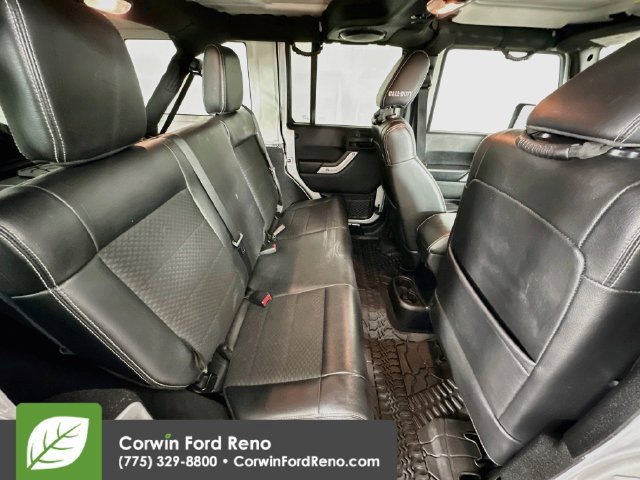 Used 2012 Jeep Wrangler Unlimited Rubicon AWD/4WD image 27