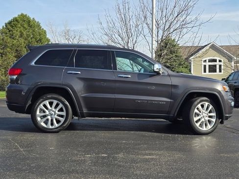 Used 2017 Jeep Grand Cherokee Limited image 37