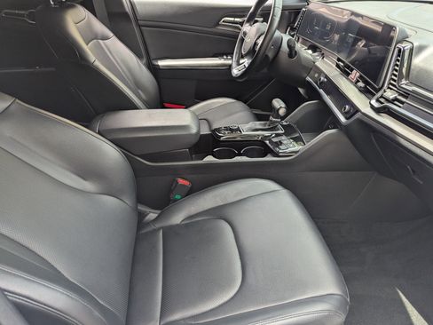 Certified 2023 Kia Sportage EX AWD/4WD image 9