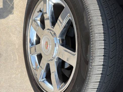 Used 2012 Cadillac Escalade Luxury RWD image 46