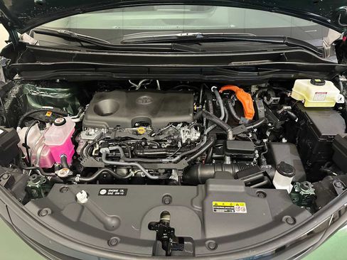 Certified 2026 Toyota Sienna XLE Woodland Edition image 9